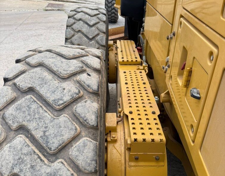 CATERPILLAR  140M3 ***MATRICULADA***